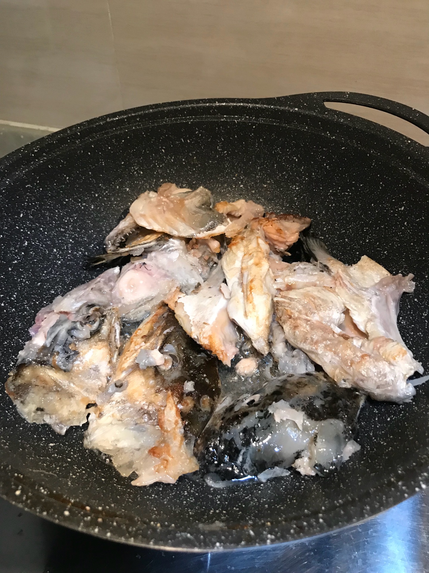砂锅三文鱼头怎么做_砂锅三文鱼头的做法_暖妈手作_豆果美食
