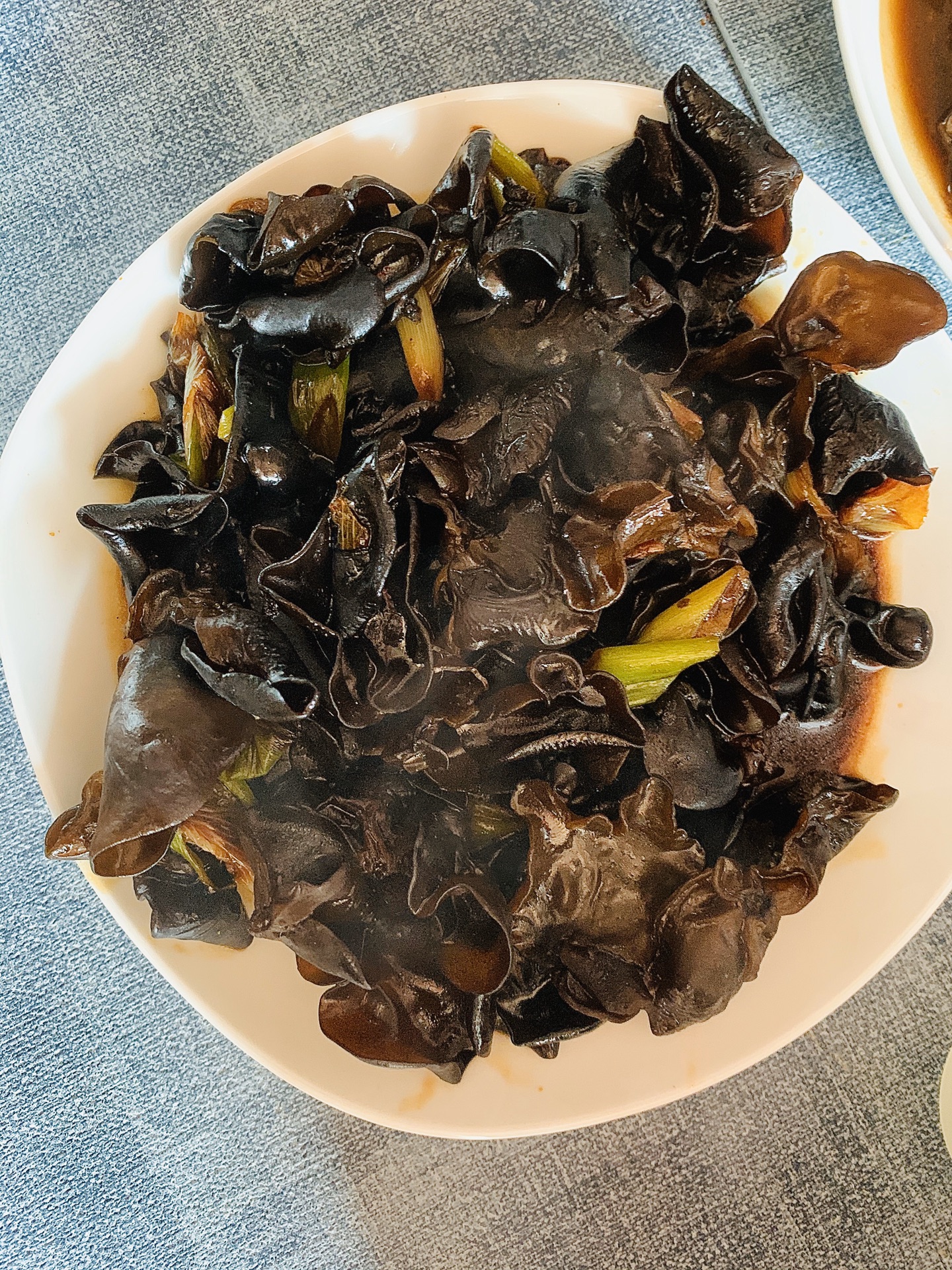 Eat well if you don't have vegetables. - braised fungus with Scallion
