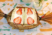 #餐桌上的春日限定#草莓奶油三明治的做法