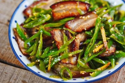 青椒煸五花卤肉