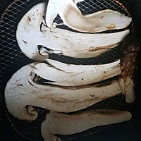 黄油松茸的做法图解1