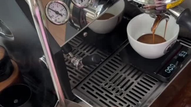 拿铁咖啡拉花玫瑰️☕️视频制作过程的做法