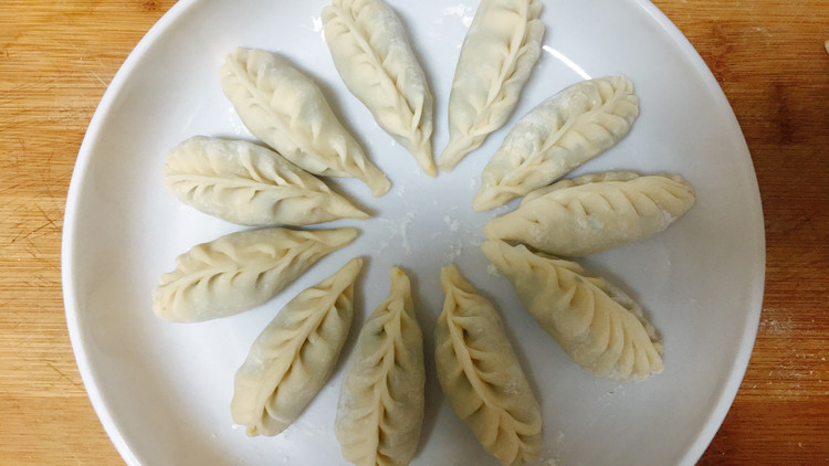 韭菜鸡蛋饺子的做法