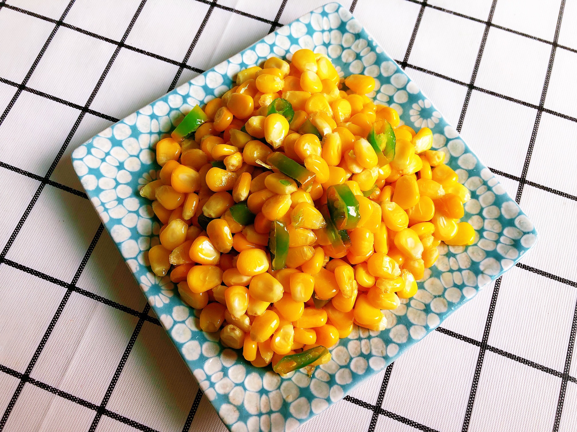 Quick fried corn - fresh and juicy