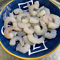 西蓝花炒虾仁的做法图解1