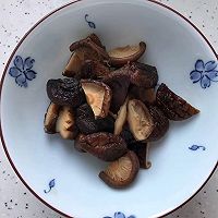 #餐桌上的春日限定#香菇海米西蓝花的做法图解6