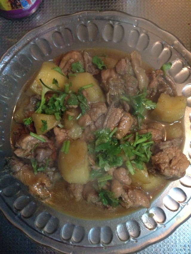 鸡肉炖土豆