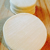 【快餐】饺子皮做饼皮的做法图解1