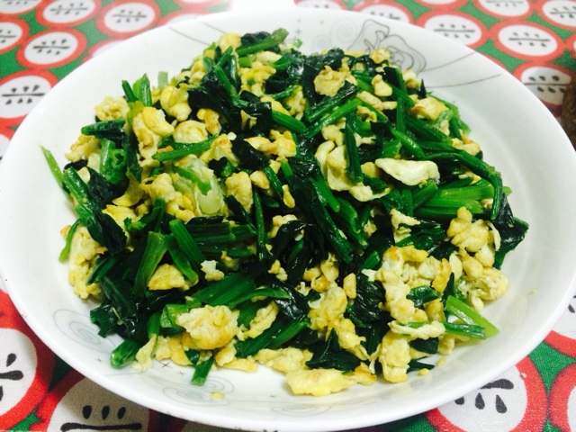 菠菜小炒草鸡蛋-吃出健康美食的做法图解1