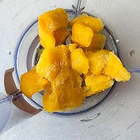 #夏日多巴胺饮品#芒果酸奶杯的做法图解2