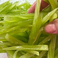 凉拌莴笋的做法图解5