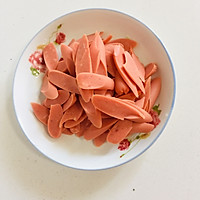蒜苔炒火腿肠的做法图解1