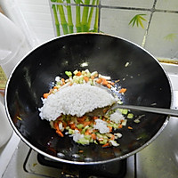 蔬菜炒饭的做法图解7