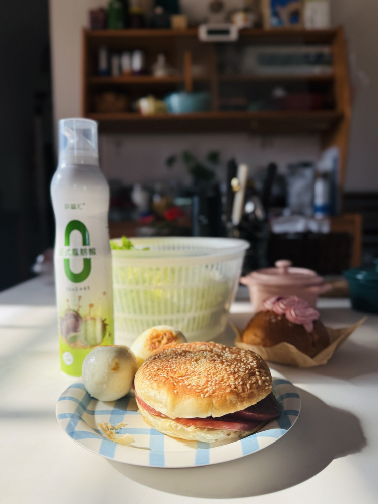 烧饼夹肠的做法