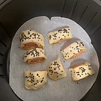 手抓饼火腿肠卷的做法图解5