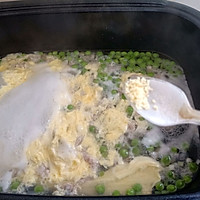 青豆瘦肉蛋花汤的做法图解7