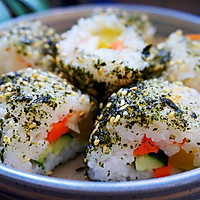 #福气年夜菜#海苔饭团的做法图解5