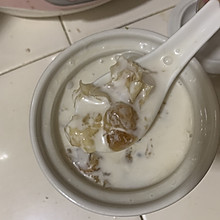 甜品｜椰奶炖桃胶皂角米银耳