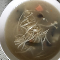 金针菇木耳火腿汤的做法图解3