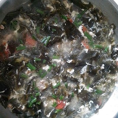 西红柿鸡蛋海带肉汤