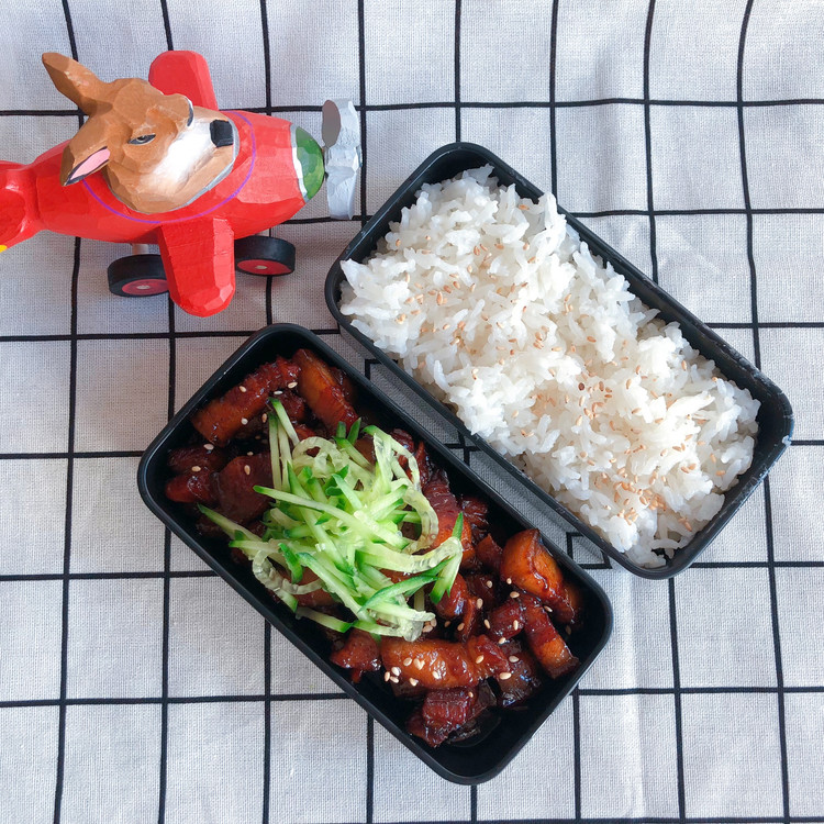 爱心盒饭便当6 白米饭+秘制红烧肉的做法