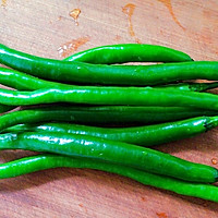 牛肉丁炒线椒的做法图解3