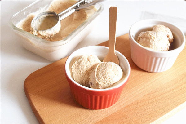 超赞自制冰淇淋，制作简单无冰渣的做法
