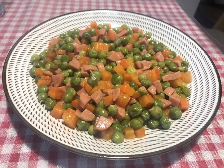 火腿豌豆胡萝卜的做法