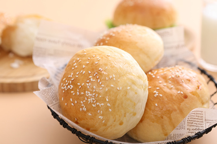想让巨无霸汉堡变得更美味，就差这款面包了——汉堡面包的做法