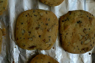 核桃葡萄干黑芝麻黄油饼干