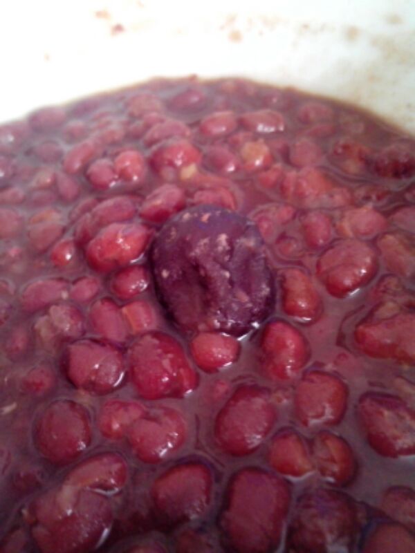 Nourishing blood red bean paste