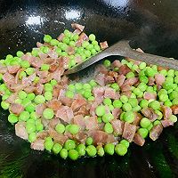 香肠豌豆粳米饭的做法图解4