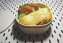 日式便当：蔬菜蛋包饭+可乐饼#单挑夏天#的做法