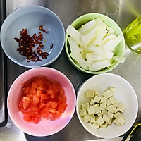减肥低脂娃娃菜豆腐虾仁番茄汤的做法图解1