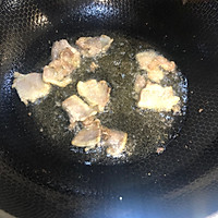 酸辣脆爽的手撕包菜的做法图解2