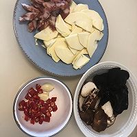 山珍腊味小炒的做法图解1