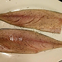 【黑椒盐烤鲭鱼Mackerel】附：内脏清理及鱼肉分片的做法图解11