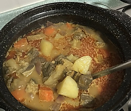 红咖喱牛腩的做法
