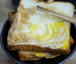 黃油吐司煎蛋的做法