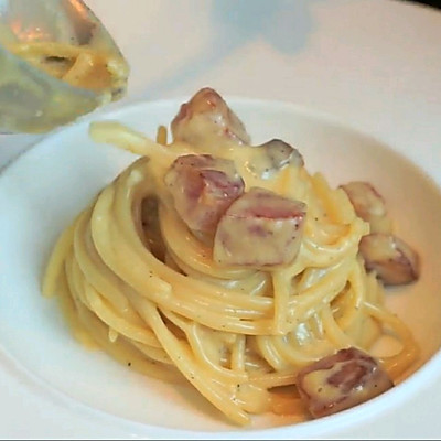 培根蛋酱意大利面