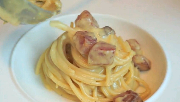 培根蛋酱意大利面