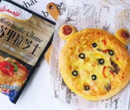 #2022烘焙料理大赛安佳披萨组复赛#卡通小熊双拼披萨的做法