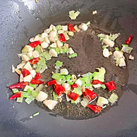 #春日时令，美味尝鲜#芹菜炒肉的做法图解6