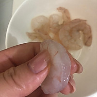西兰花虾仁蒸蛋的做法图解1