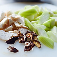 素食记—丝瓜菌菇炖的做法图解2