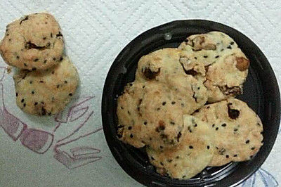 低脂低油健康零食--葡萄干芝麻核桃饼干