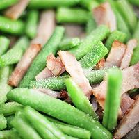 #肉食者联盟#培根炒四季豆。的做法图解12