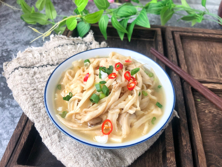 蒜香蚝油鸡腿菇的做法