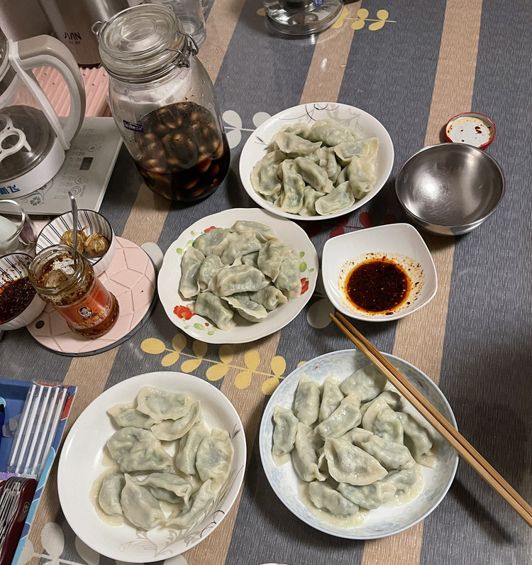 韭菜鸡蛋水饺的做法