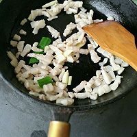 快手熬猪油，附赠好吃肉渣渣的做法图解2